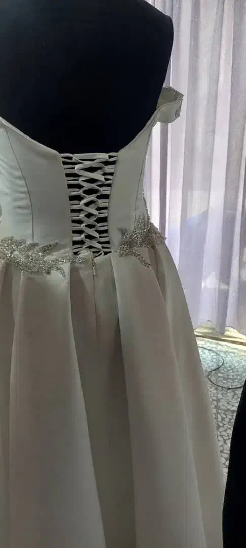 لباس عروس|لباس|رشت, شهرک الغدیر|دیوار