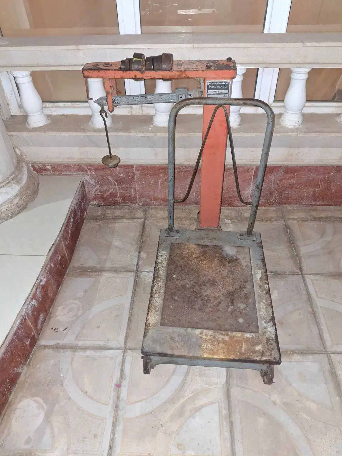 باسکول|ابزارآلات|قائن, |دیوار