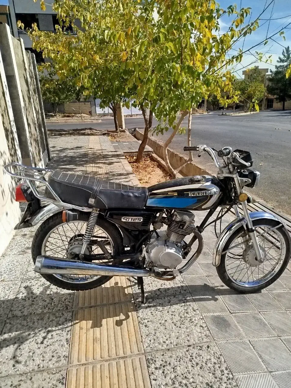 موتورسیکلت 125 سال 88|موتورسیکلت|صدرا-فارس, فاز ۱|دیوار