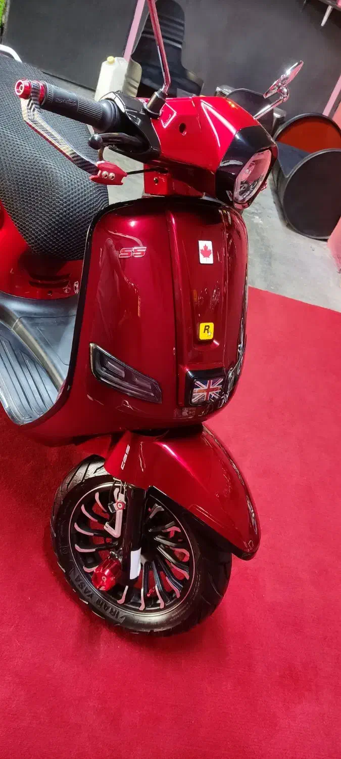 وسپا ویترینی تک نمونه|موتورسیکلت|رشت, حومه رشت|دیوار