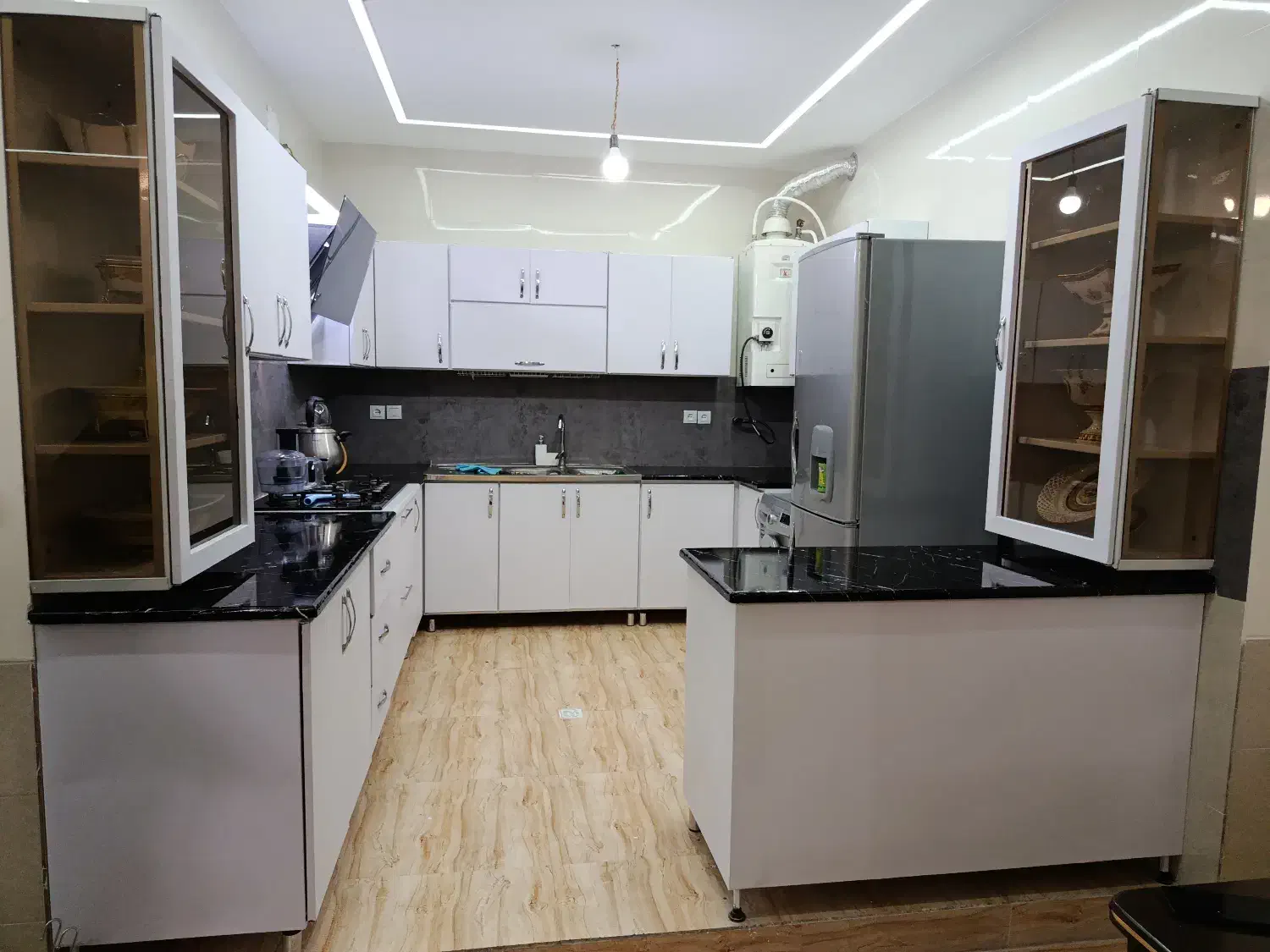 نصب و اجرای برچسب کابینت،سرامیک،کمد،میز، سرویس|خدمات پیشه و مهارت|شیراز, دارالرحمه|دیوار