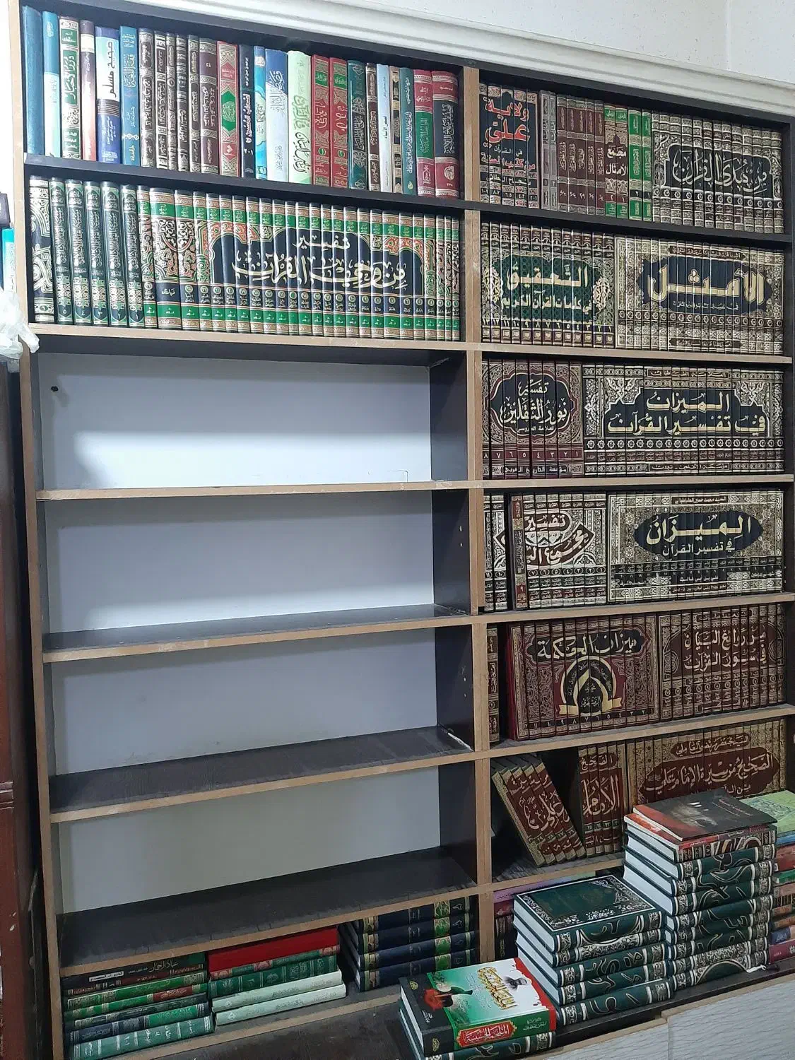 کتابخانه ام دی اف|کتابخانه، شلف، قفسه‌های دیواری|رامشیر, |دیوار