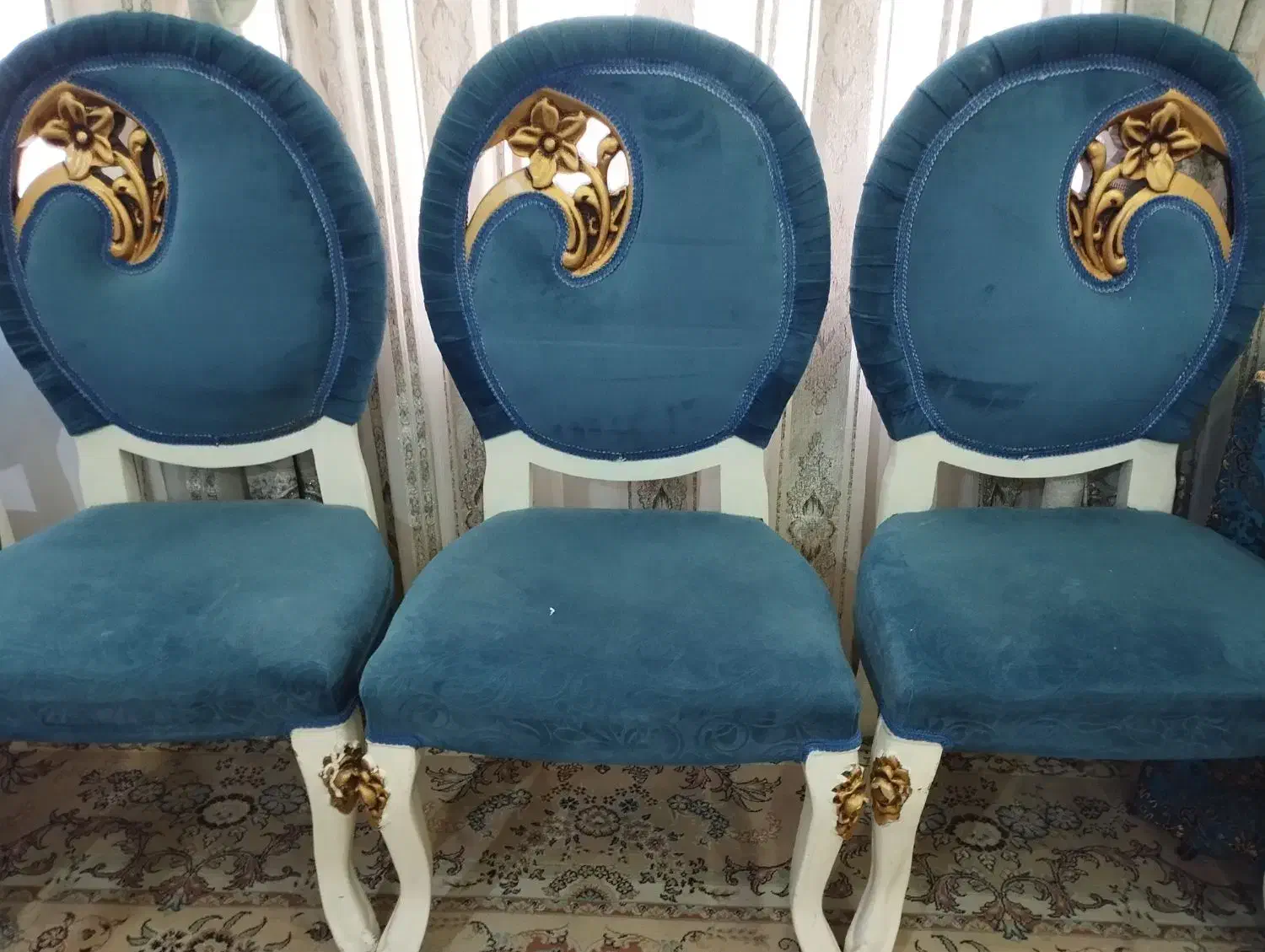 چهار عدد صندلی درحد نوتمیز|میز و صندلی غذاخوری|پرند, فاز ۲|دیوار