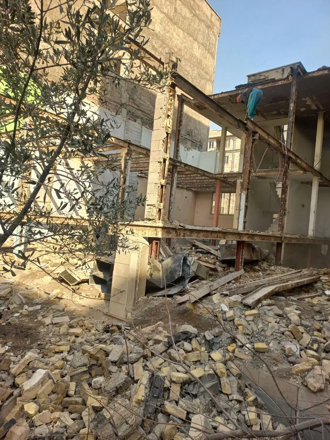 تخریب ساختمان|خدمات پیشه و مهارت|تهران, صادقیه|دیوار