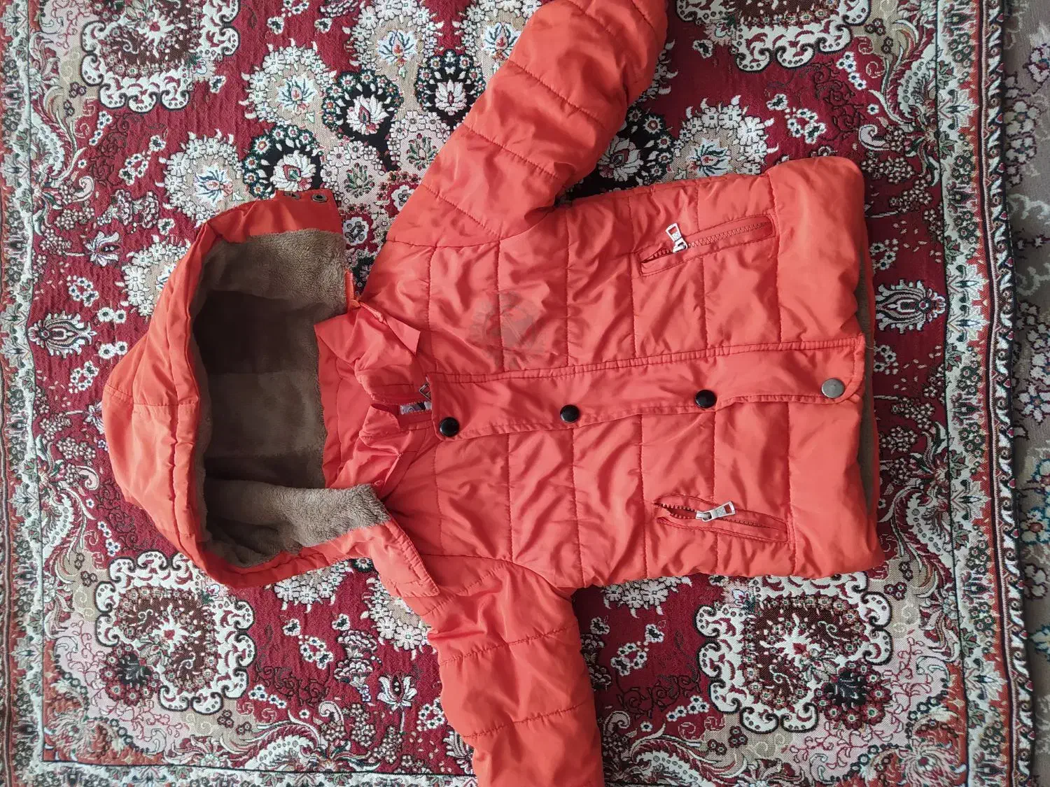 تعدادی پالتو  و کاپشن بچه گانه|لباس|فولادشهر, B1|دیوار