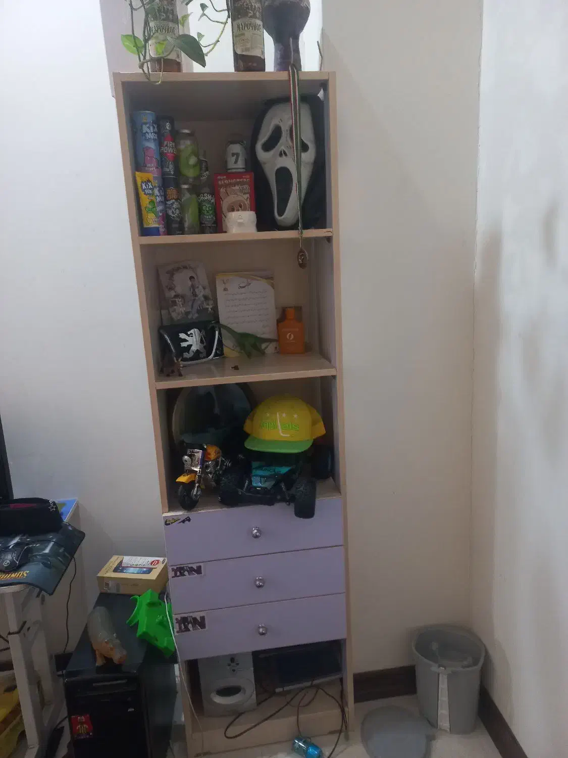 کمد نوجوان و میز تحریر|جاکفشی، کمد، دراور|فردیس, منظریه|دیوار