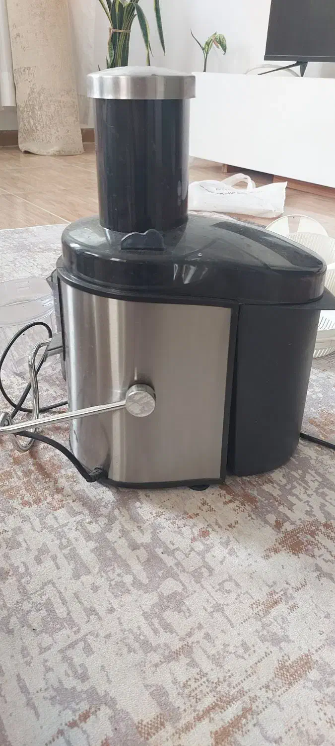 آبمیوه گیری|آبمیوهگیر و آبمرکباتگیر|رشت, رودبارتان|دیوار