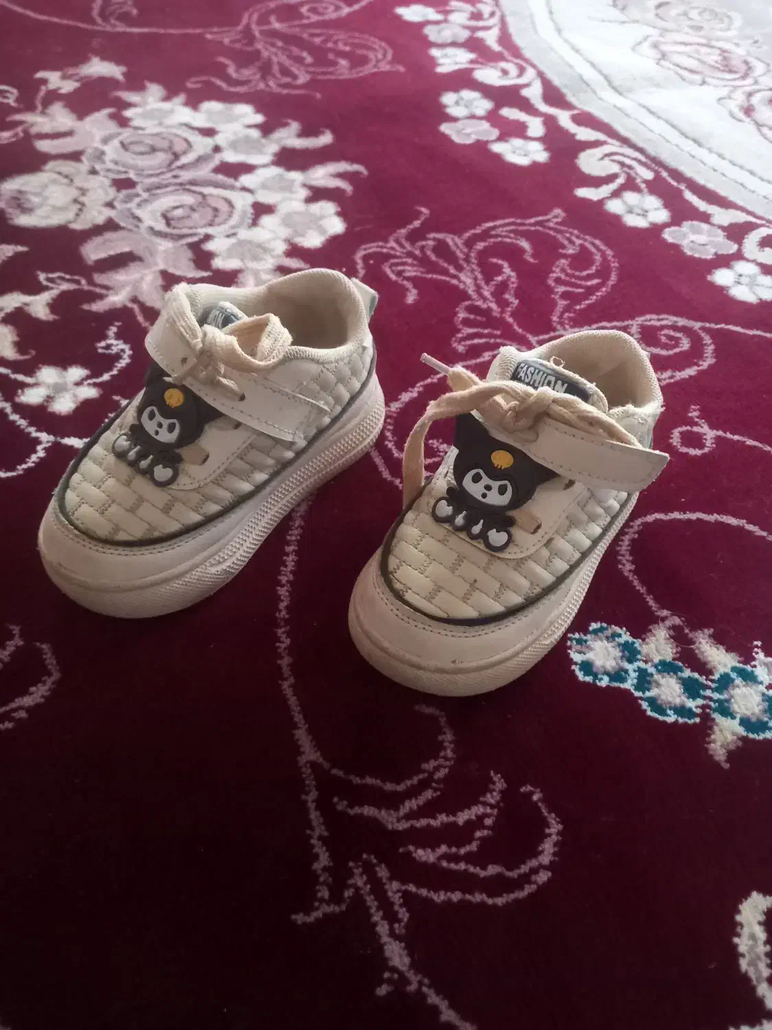 کفش|کفش و لباس بچه|قیدار, |دیوار