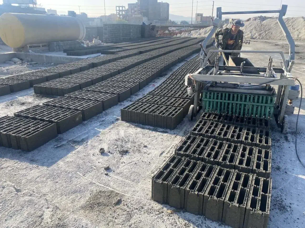 بلوک زن|استخدام معماری، عمران و ساختمانی|کلاچای, |دیوار