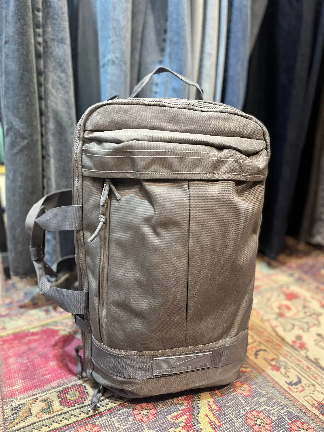 کوله پشتی نایکی ۲۵ لیتری|کیف، کفش، کمربند|رشت, سعدی (تختی)|دیوار