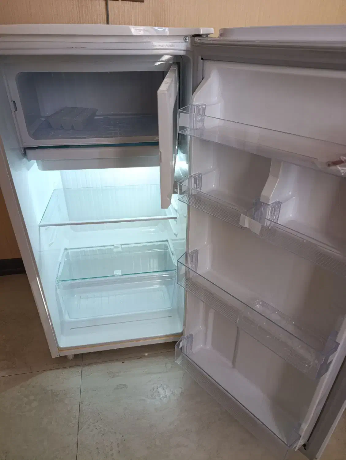 یخچال فریزر مینی ایستکول ۹ فوت|یخچال و فریزر|اصفهان, حسینآباد|دیوار