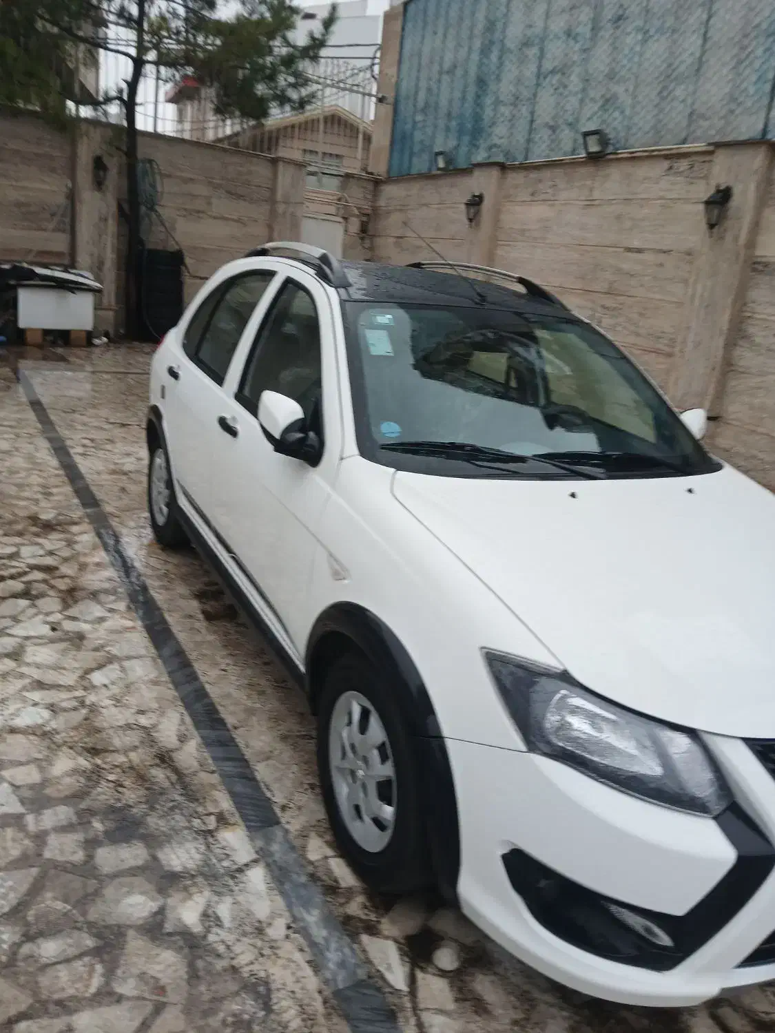 کوئیک Rمدل۴۰۲|خودرو سواری و وانت|رشت, یخسازی|دیوار