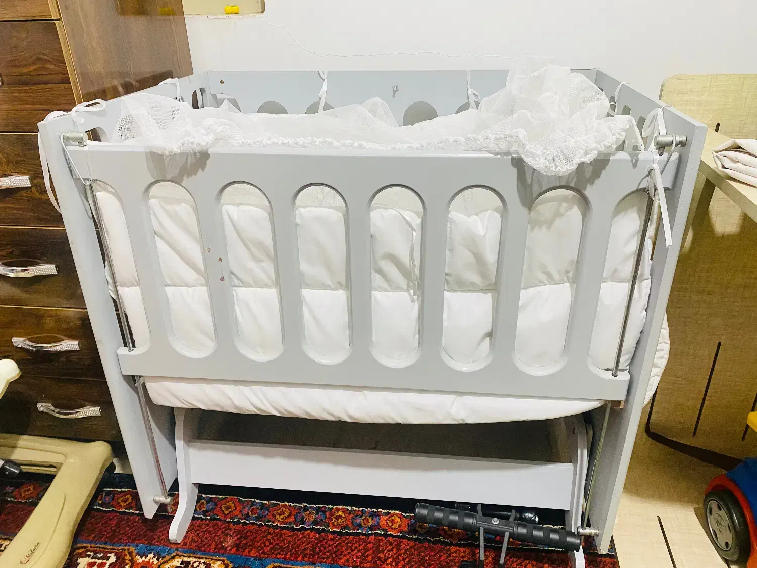 تخت گهواره ای کودک|اسباب و اثاث بچه|بیرجند, |دیوار