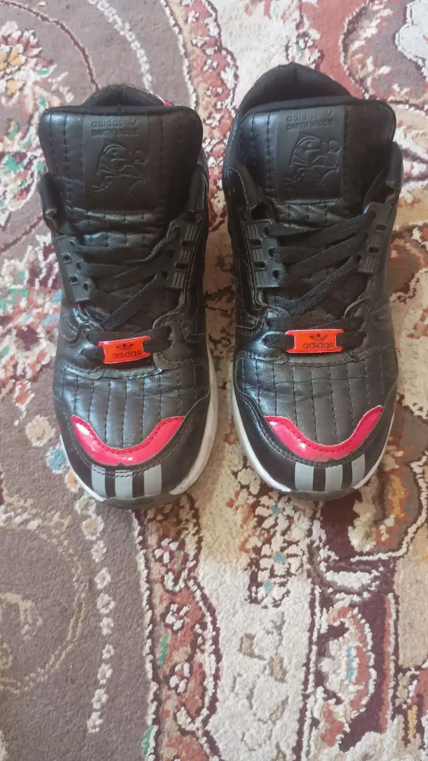 کتونی آدیداس مشکی سایز ۴۰|کیف، کفش، کمربند|پرند, فاز ۵|دیوار