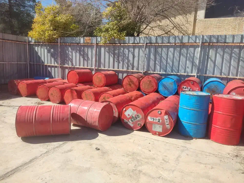 فروش بشکه روغنی تینری پلاستیکی بنایی تخته الوار|مصالح و تجهیزات ساختمان|شیراز, شاه قلی بیگی|دیوار