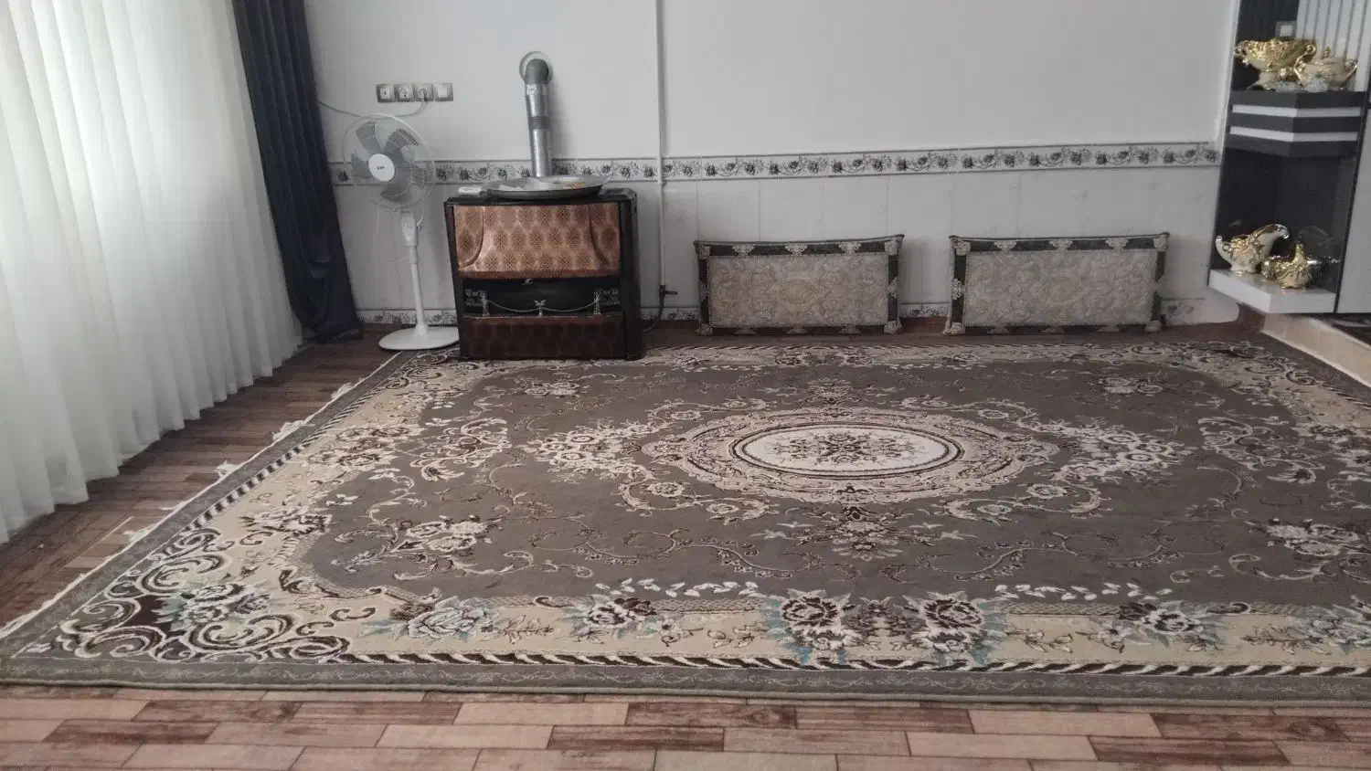 ۲ تا فرش ۱۲متری دانه ۴ تومن|فرش|تربتحیدریه, باغ سلطانی|دیوار