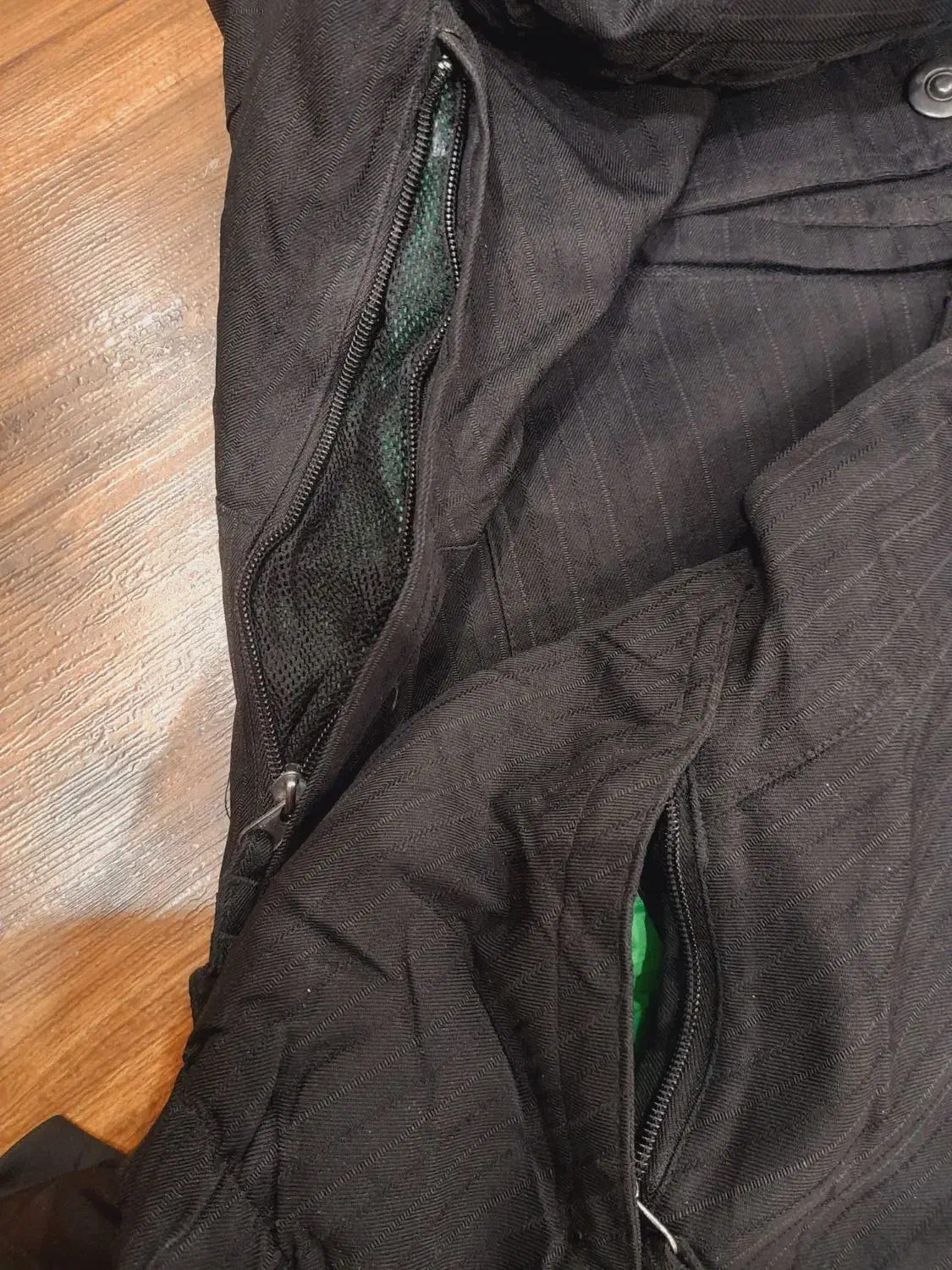 کاپشن مردانه خارجی|لباس|رشت, آتشگاه|دیوار