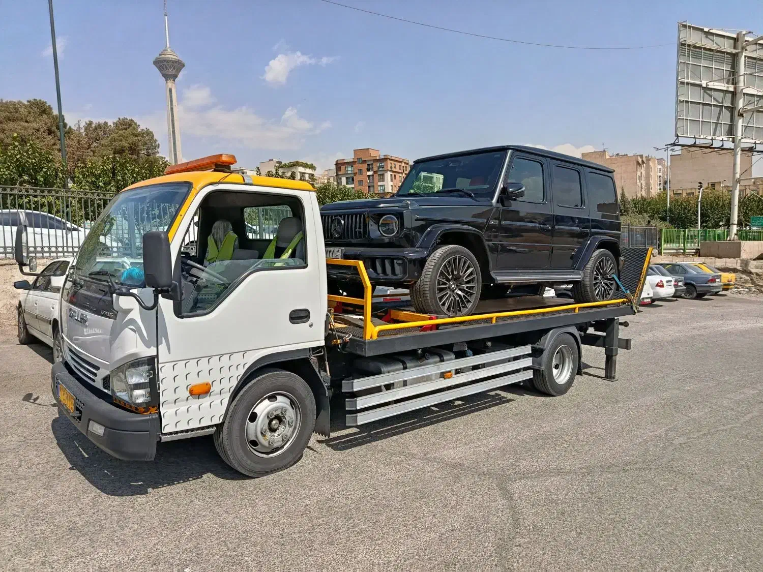 کفی خودرو بر وامداد مستقردر(غرب تهران)|خدمات حمل و نقل|تهران, شهرک چیتگر|دیوار