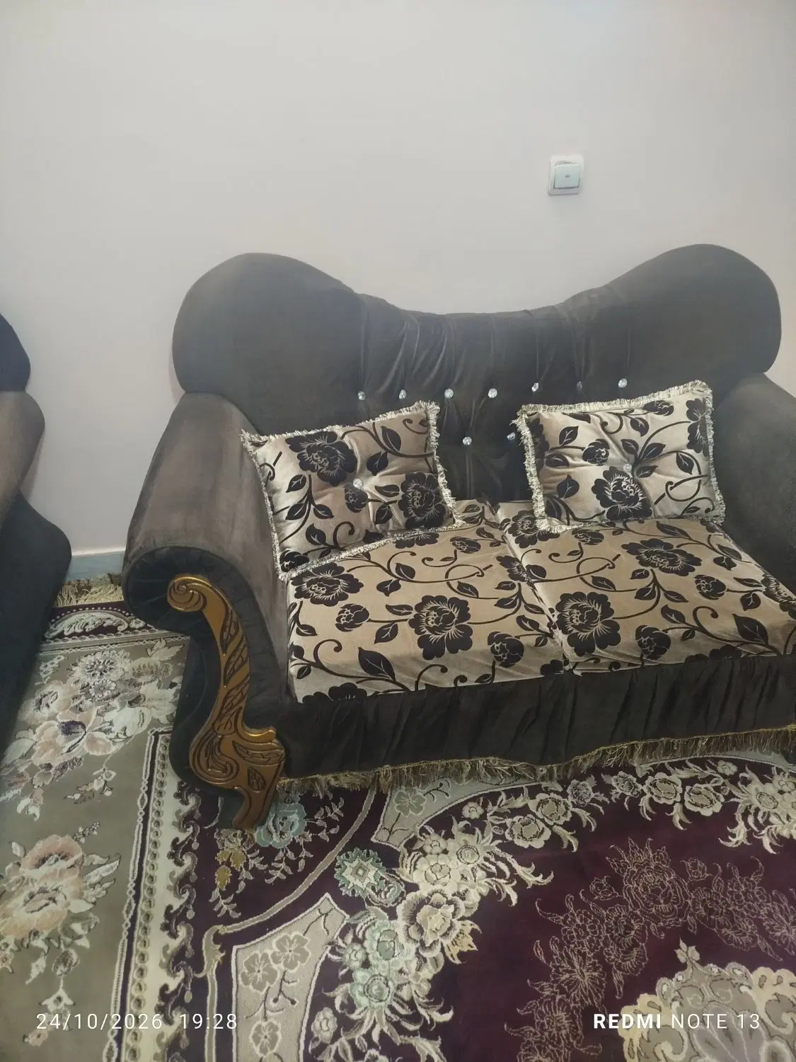 مبل|مبلمان خانگی و میز عسلی|بم, |دیوار