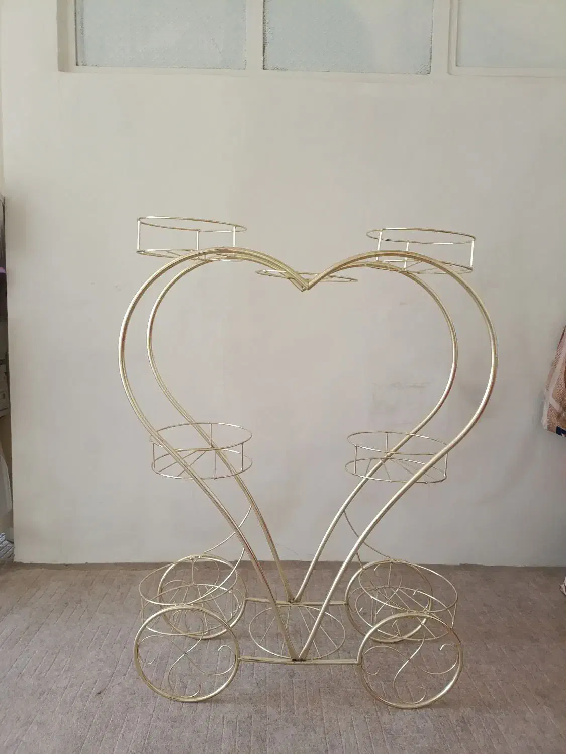 استند گلدان طلایی|صنایع دستی و سایر لوازم تزئینی|ری, صفاییه (چشمه علی)|دیوار