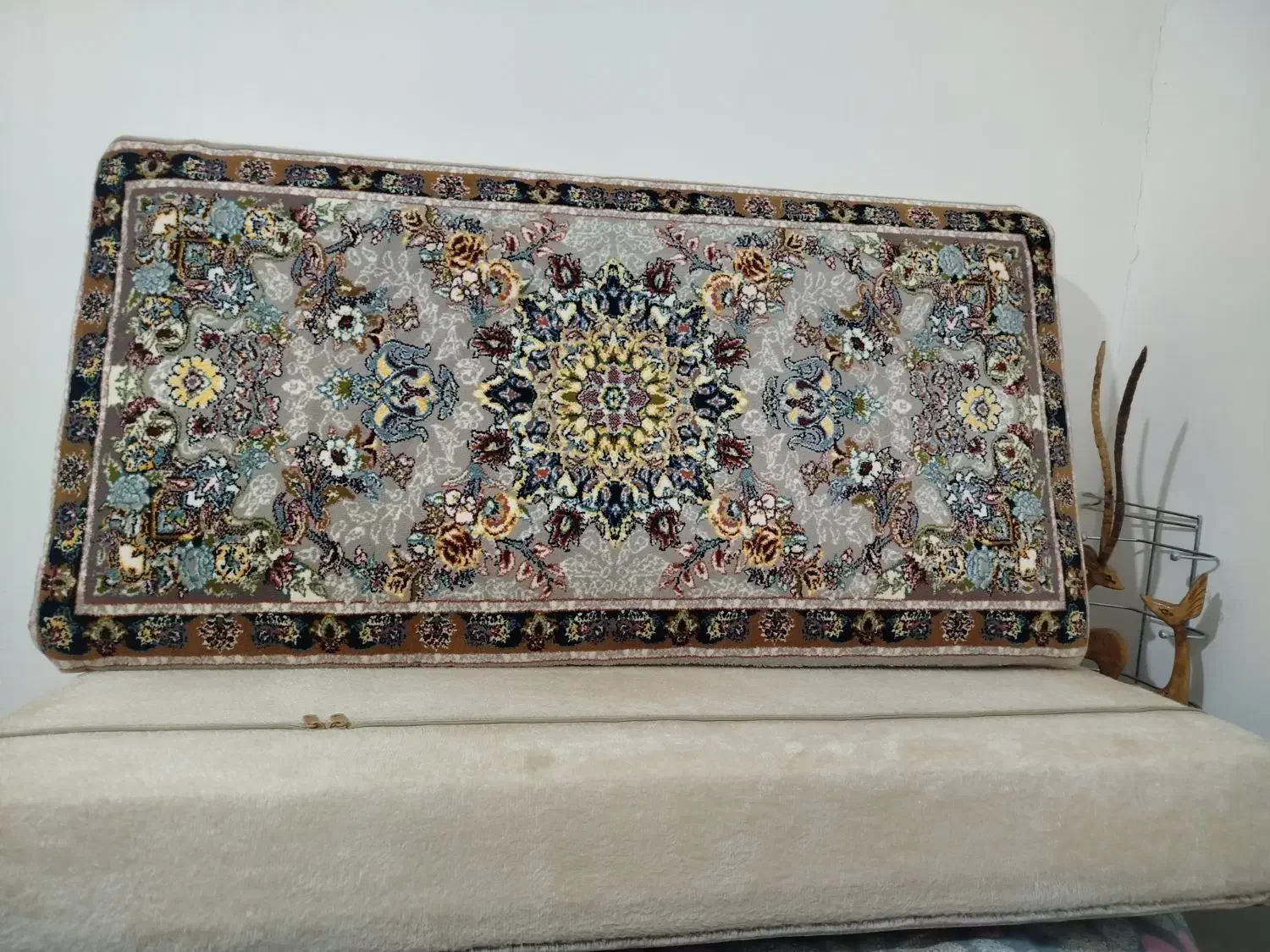 دو تخته فرش  ۷۰۰شانه نو  ،دو عدد پشتی هم رنگ فرش|فرش|نهاوند, |دیوار