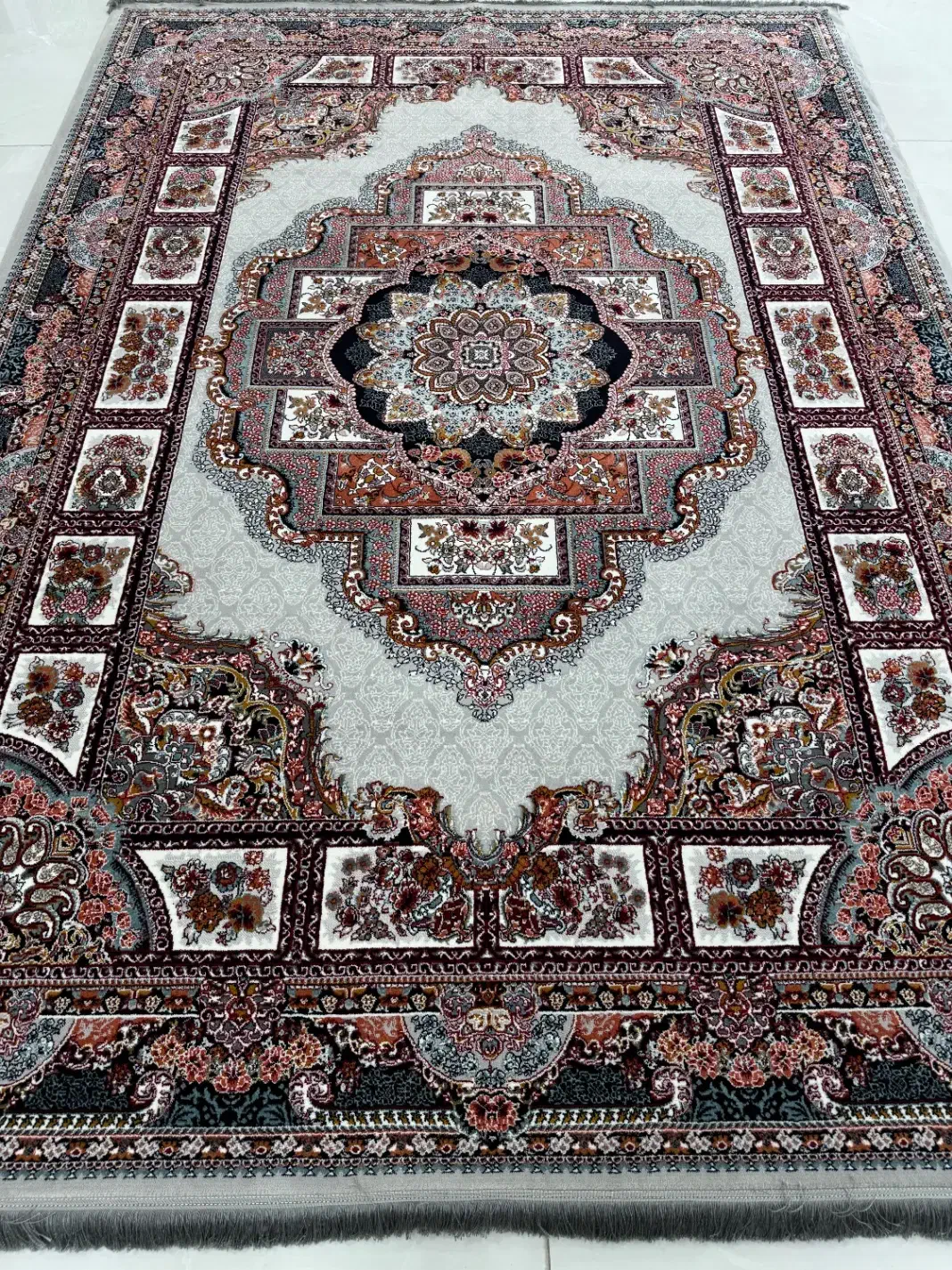 ۵۰۰ شانه، قیمت مناسب|فرش|گرگان, |دیوار