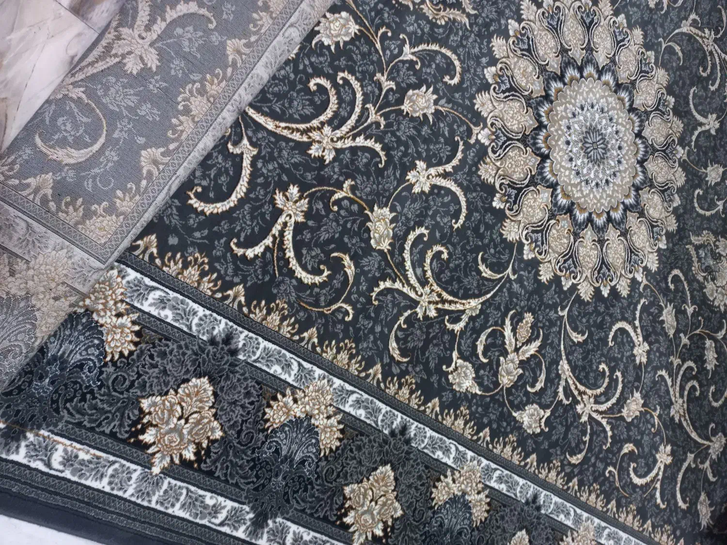 دوتا ۱۲متری|فرش|بندرعباس, |دیوار