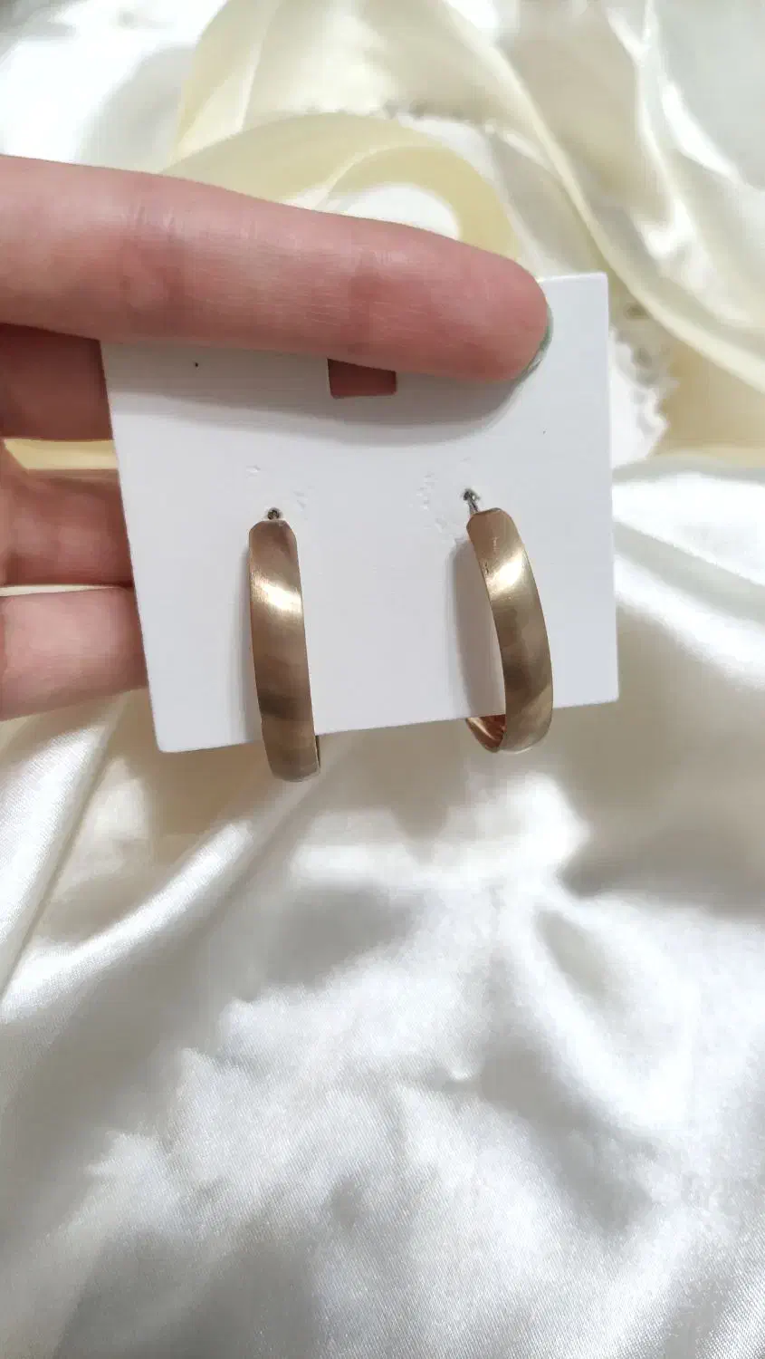 گوشواره برند|بدلیجات|رشت, ساغری سازان|دیوار