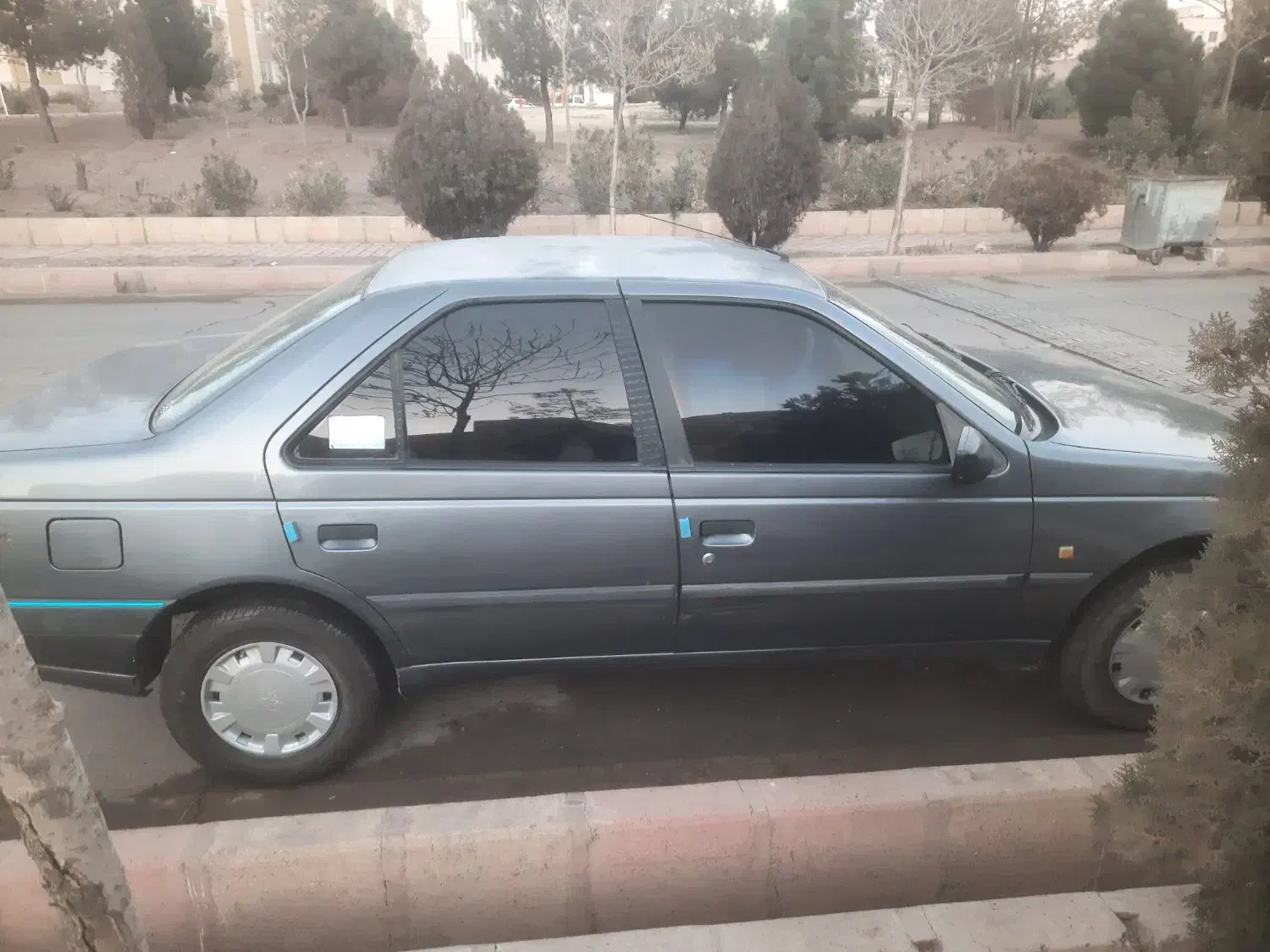 405 مدل 94|خودرو سواری و وانت|پرند, فاز ۳|دیوار