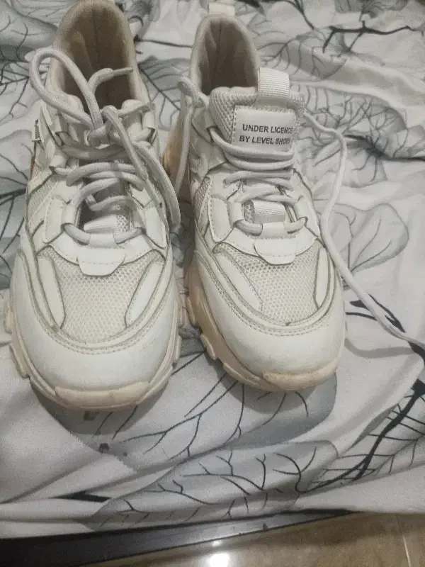 کتونی زنانه سایز ۴۰|کیف، کفش، کمربند|رشت, منظریه|دیوار