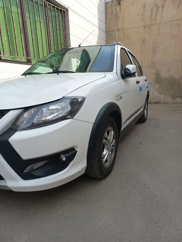 کوئیک جی ایکس GXRنسخه فول سفید مشکی|خودرو سواری و وانت|همدان, |دیوار