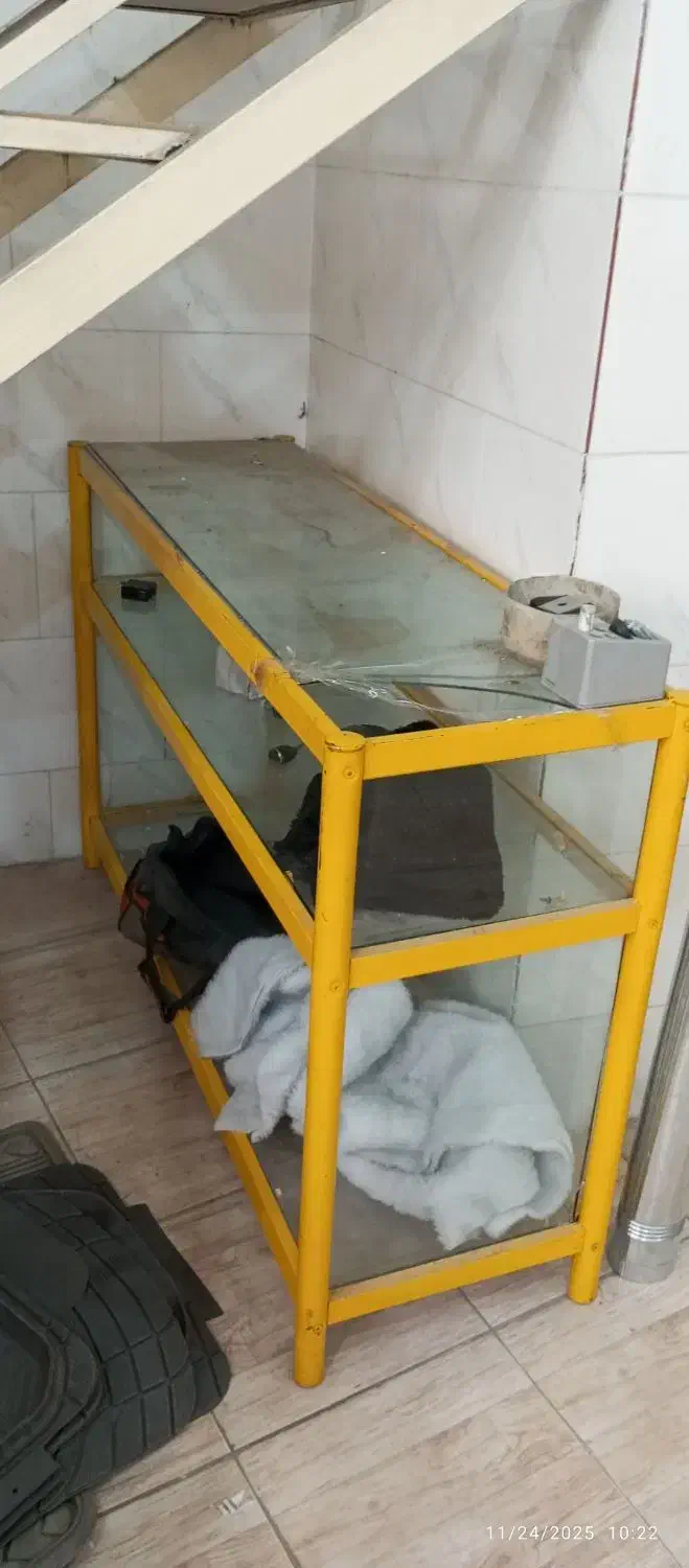 ویترین مغازه سالم|فروشگاه و مغازه|جلفا, |دیوار