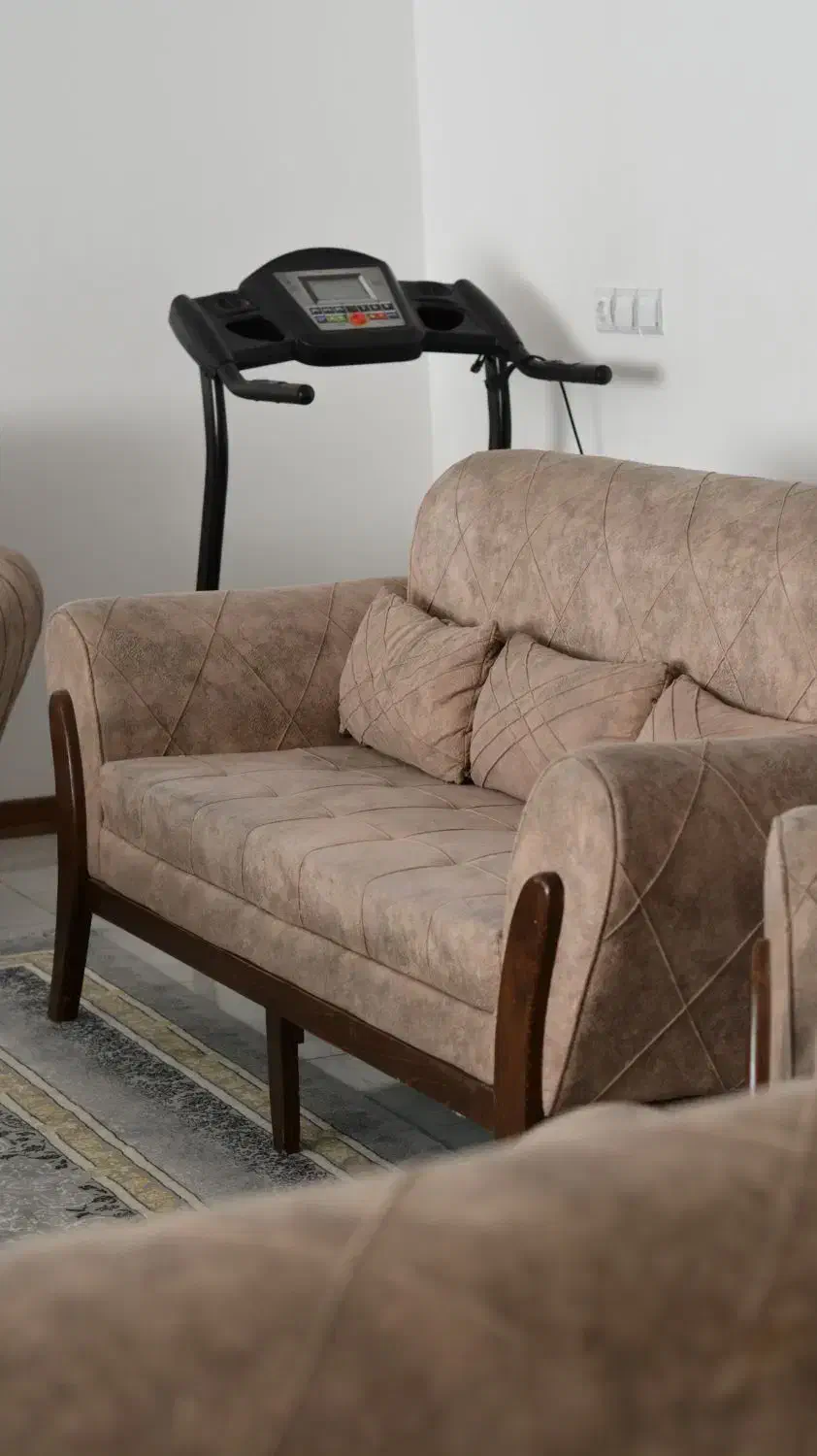 مبل|مبلمان خانگی و میز عسلی|باغ بهادران, |دیوار