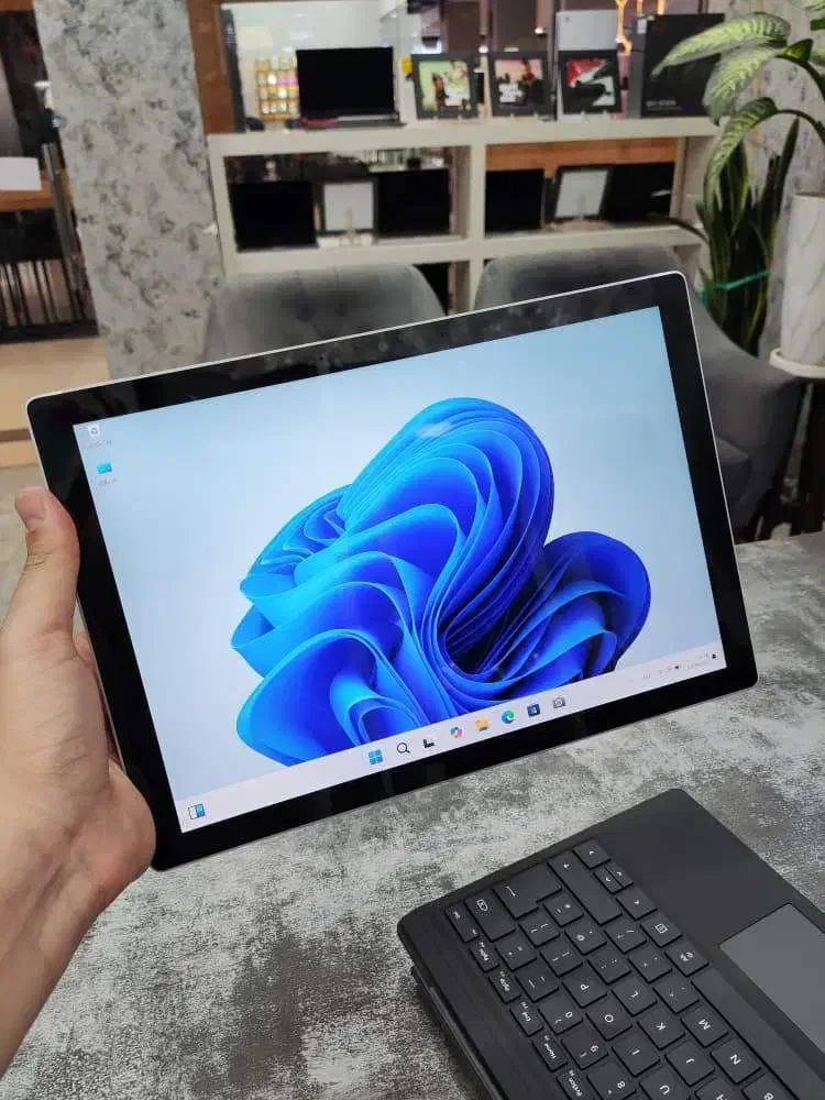Microsoft Pro 7 (فروش اقساط)|رایانه همراه|قم, عمار یاسر|دیوار