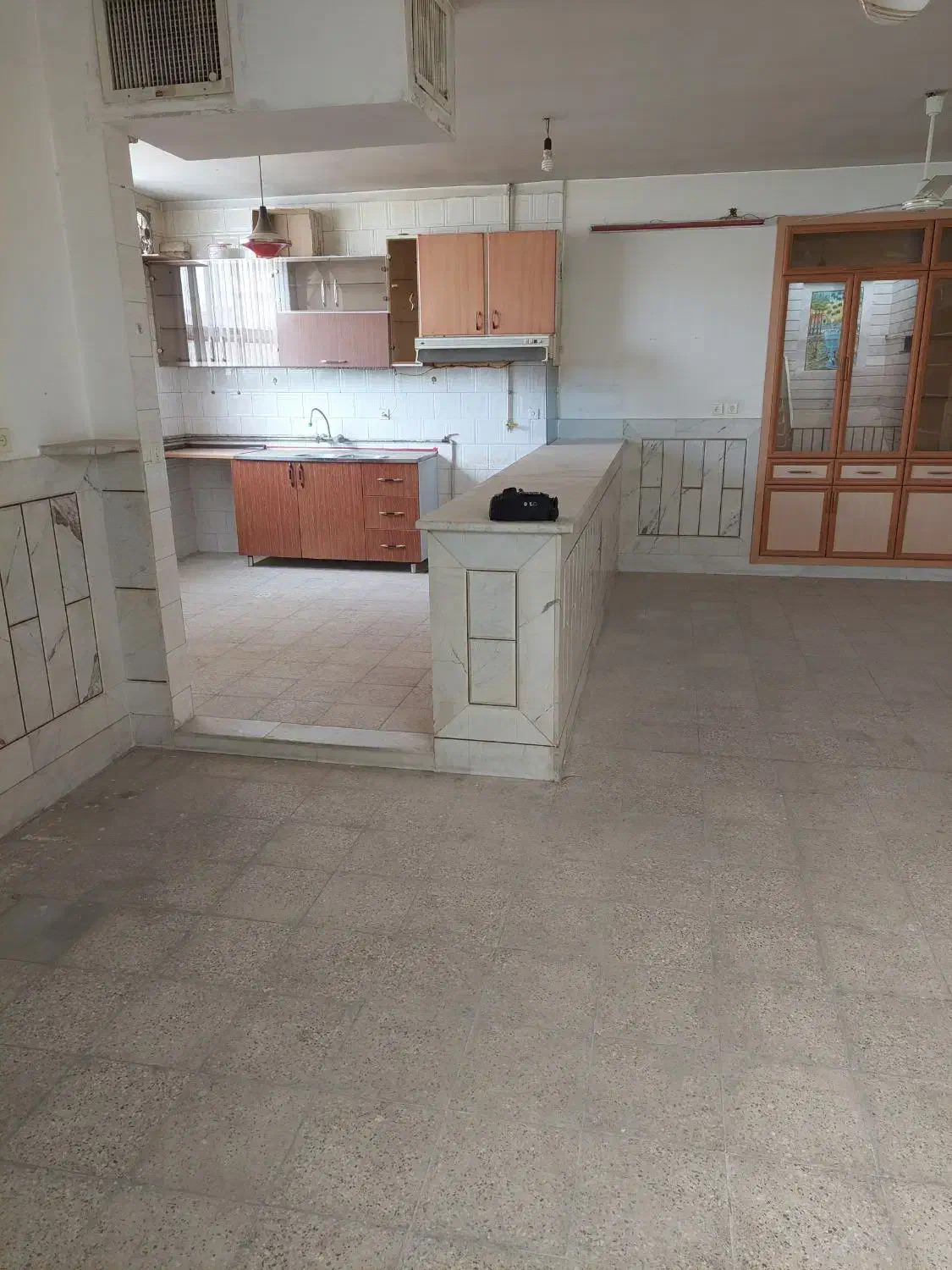 رهن و اجاره آپارتمان خ امام جنوبی و قابل تبدیل|اجارهٔ آپارتمان|خمینی‌شهر, |دیوار