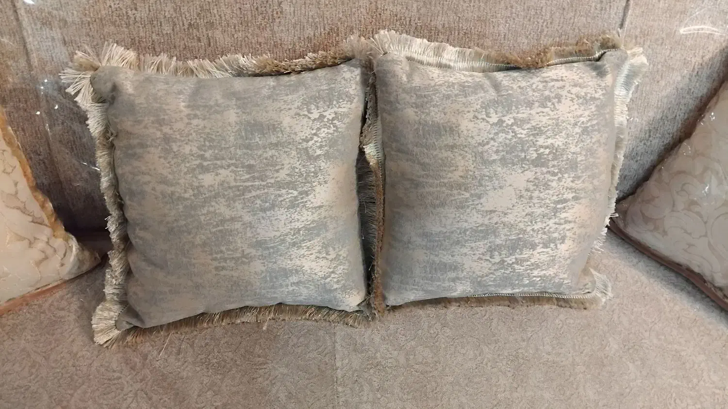 کوسن مبل|رختخواب، بالش، پتو|قم, شاه سید علی|دیوار