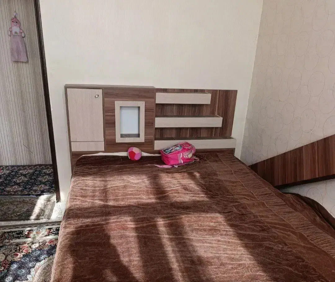 تخت خواب دونفره بدون تشک|تخت و سرویس خواب|کاشمر, |دیوار