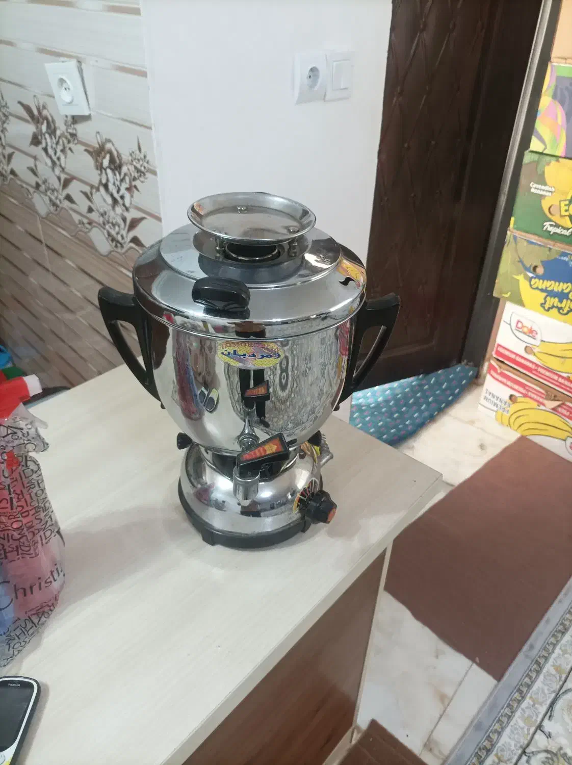 فروش سماور درحدنو فقط چند بار استفاده شده|سماور، چای‌ساز، قهوه‌ساز|رشت, عینک|دیوار
