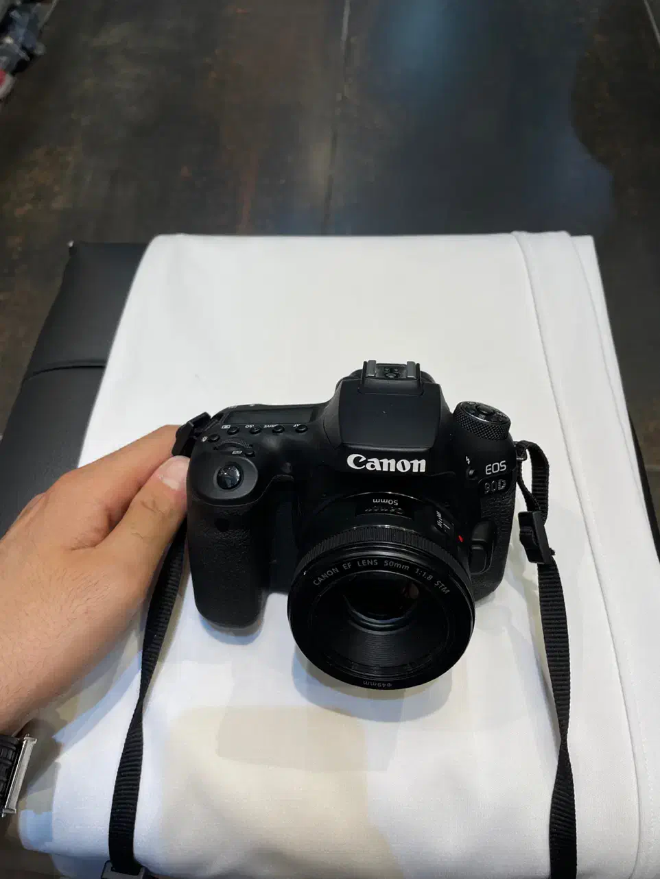 دوربین cannon 90Dبه همراه لنز 50mm|دوربین عکاسی و فیلمبرداری|قزوین, |دیوار