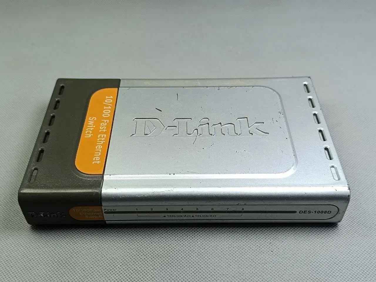 سویچ Dlink 8port|مودم و تجهیزات شبکه|مشهد, نوید|دیوار