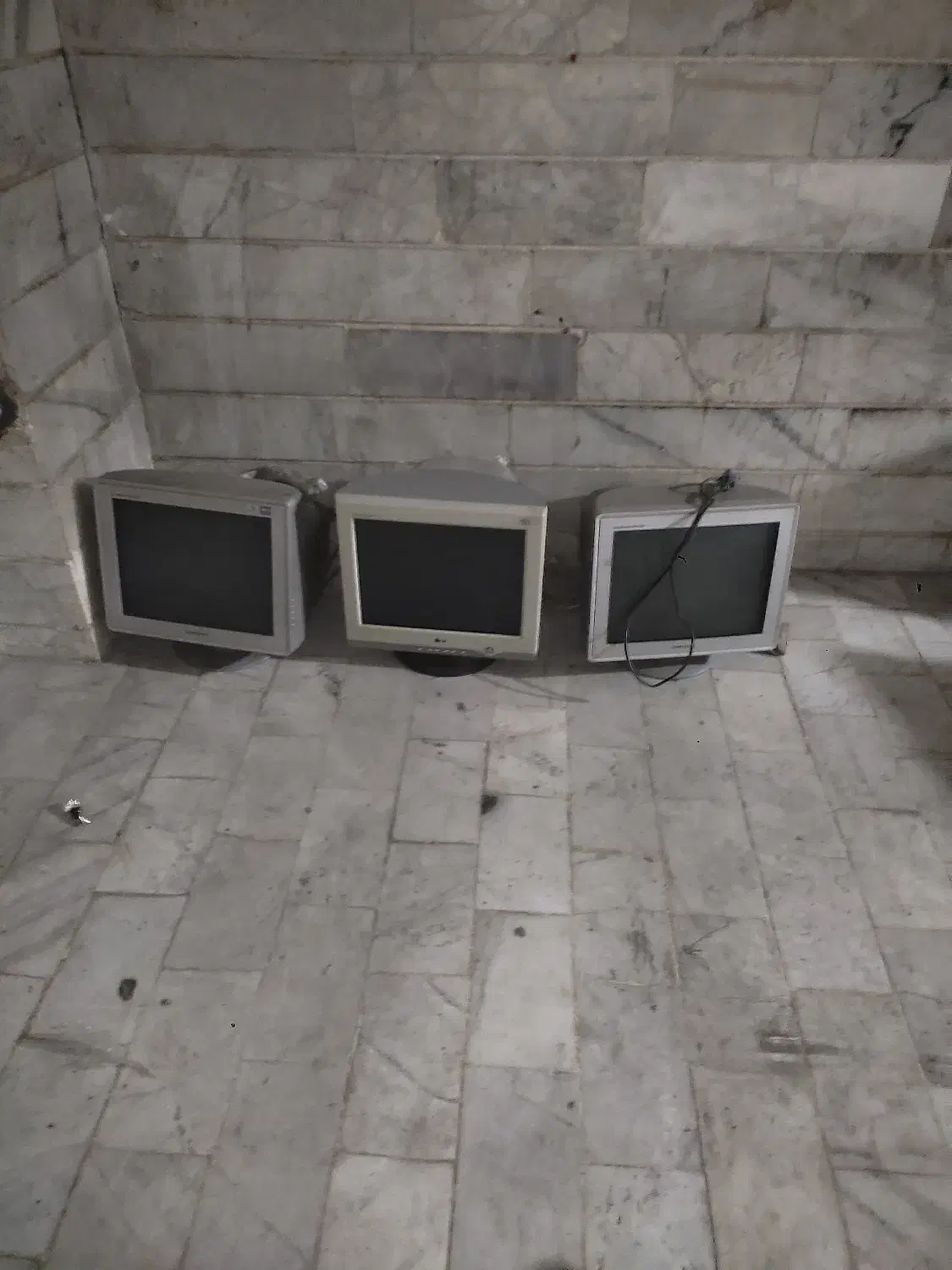 مانیتورCRT|قطعات و لوازم جانبی رایانه|چهارباغ, |دیوار