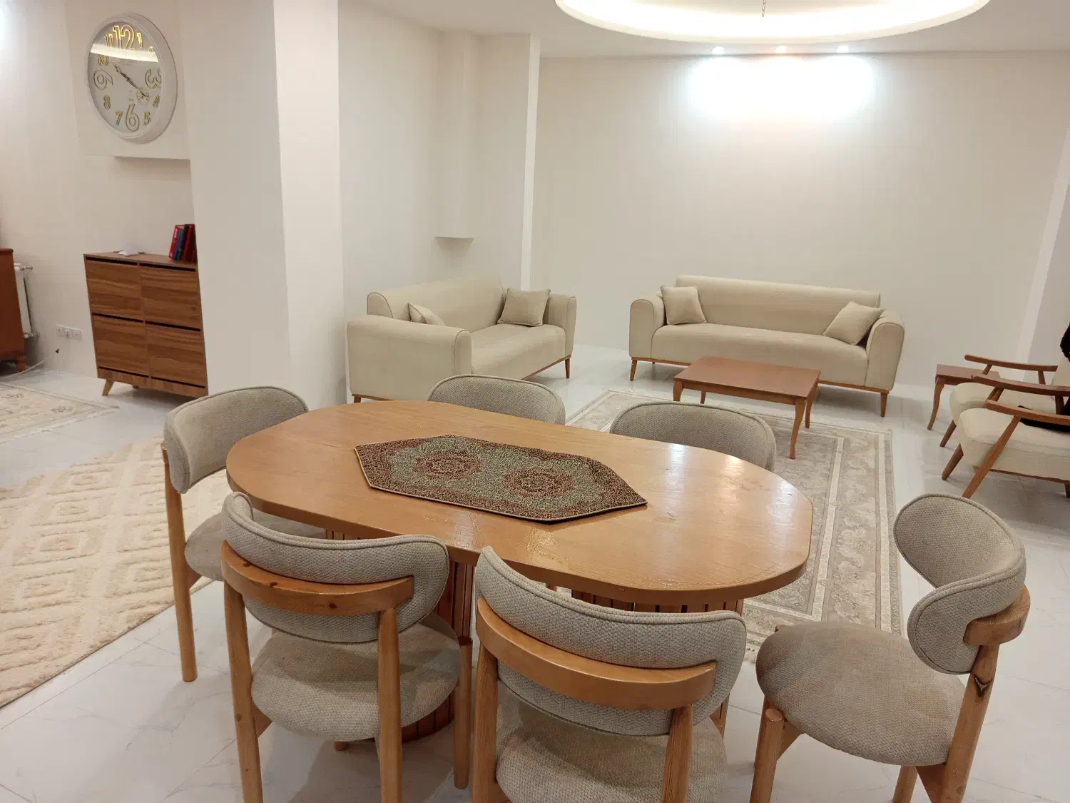 فروش مبل ومیز ناهار خوری ب همراه جلو مبلی|مبلمان خانگی و میز عسلی|ابهر, |دیوار