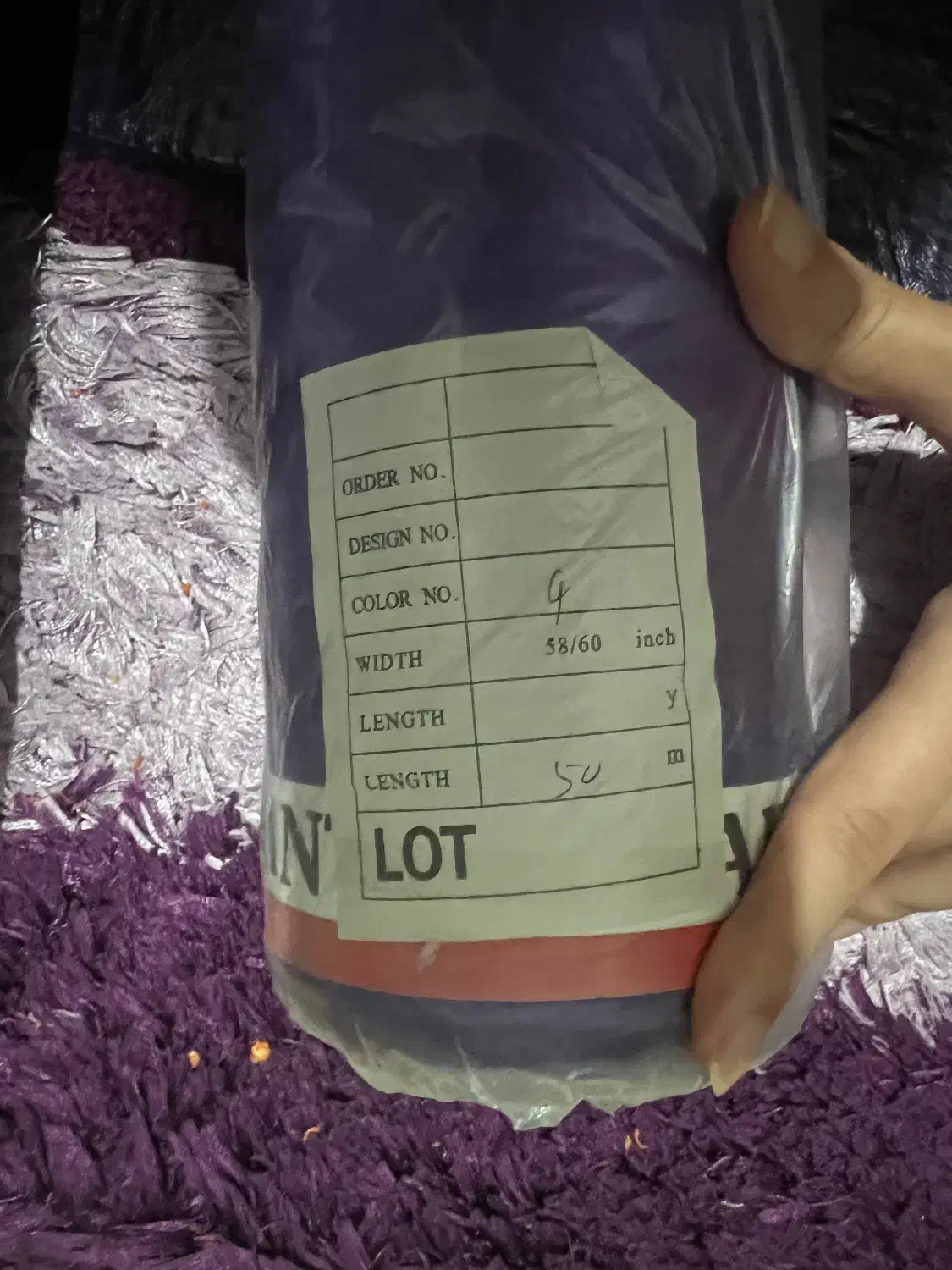 پارچه ساتن خارجی بنفش|لوازم خیاطی و بافتنی|ساری, |دیوار