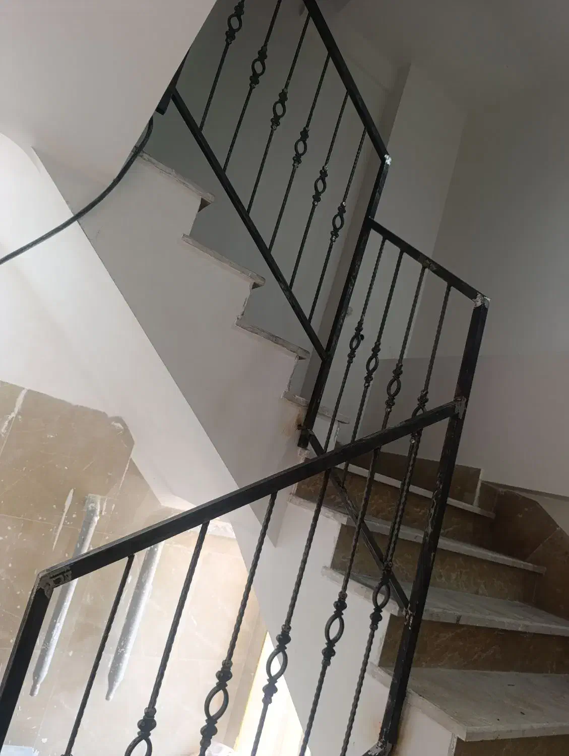 نرده آهنی اکبری نژاد|خدمات پیشه و مهارت|تبریز, |دیوار