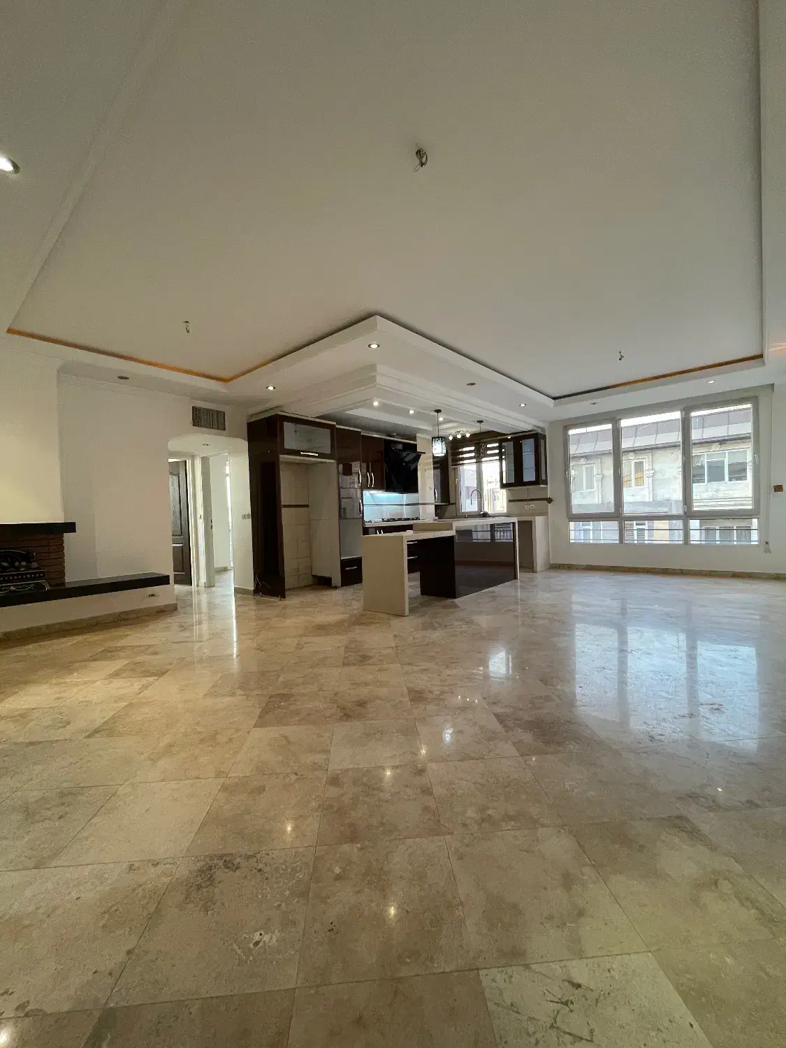 آپارتمان دو خوابه و دو نبش در بهترین طبقه