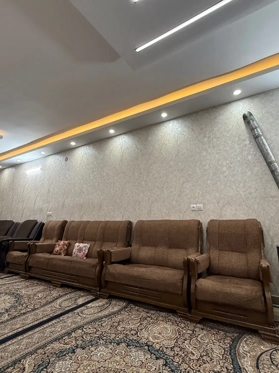 مبل راحتی|مبلمان خانگی و میز عسلی|رباط‌کریم, آدران|دیوار