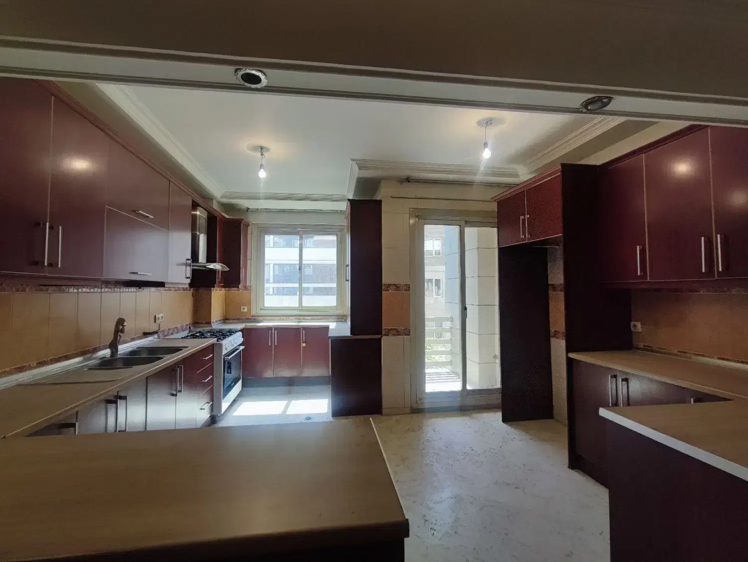 ۹۳ متری فول امکانات لطفعلی خانی( همایونشهر جنوبی)|فروش آپارتمان|تهران, حبیب الله|دیوار