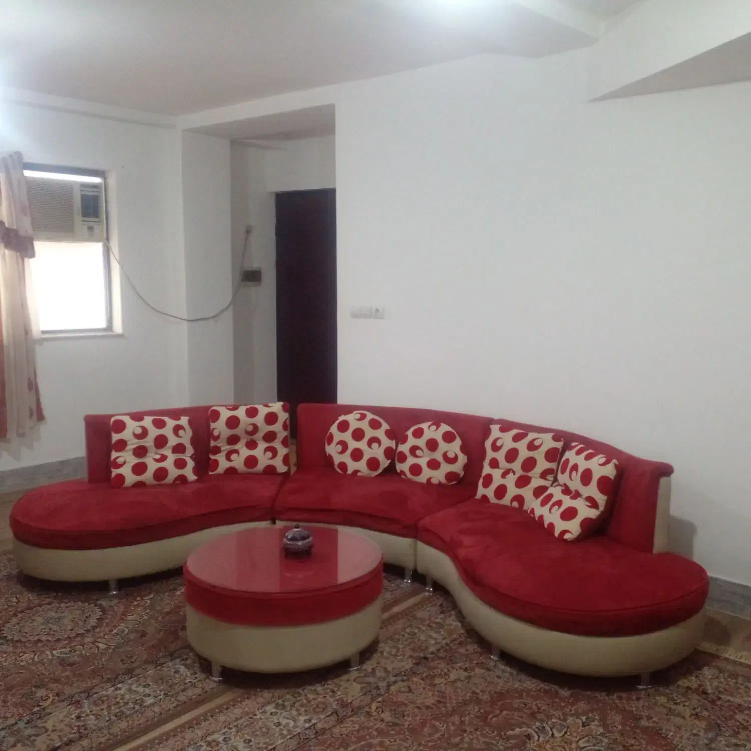 مبل شیک و زیبا|مبلمان خانگی و میز عسلی|رشت, لاکان|دیوار