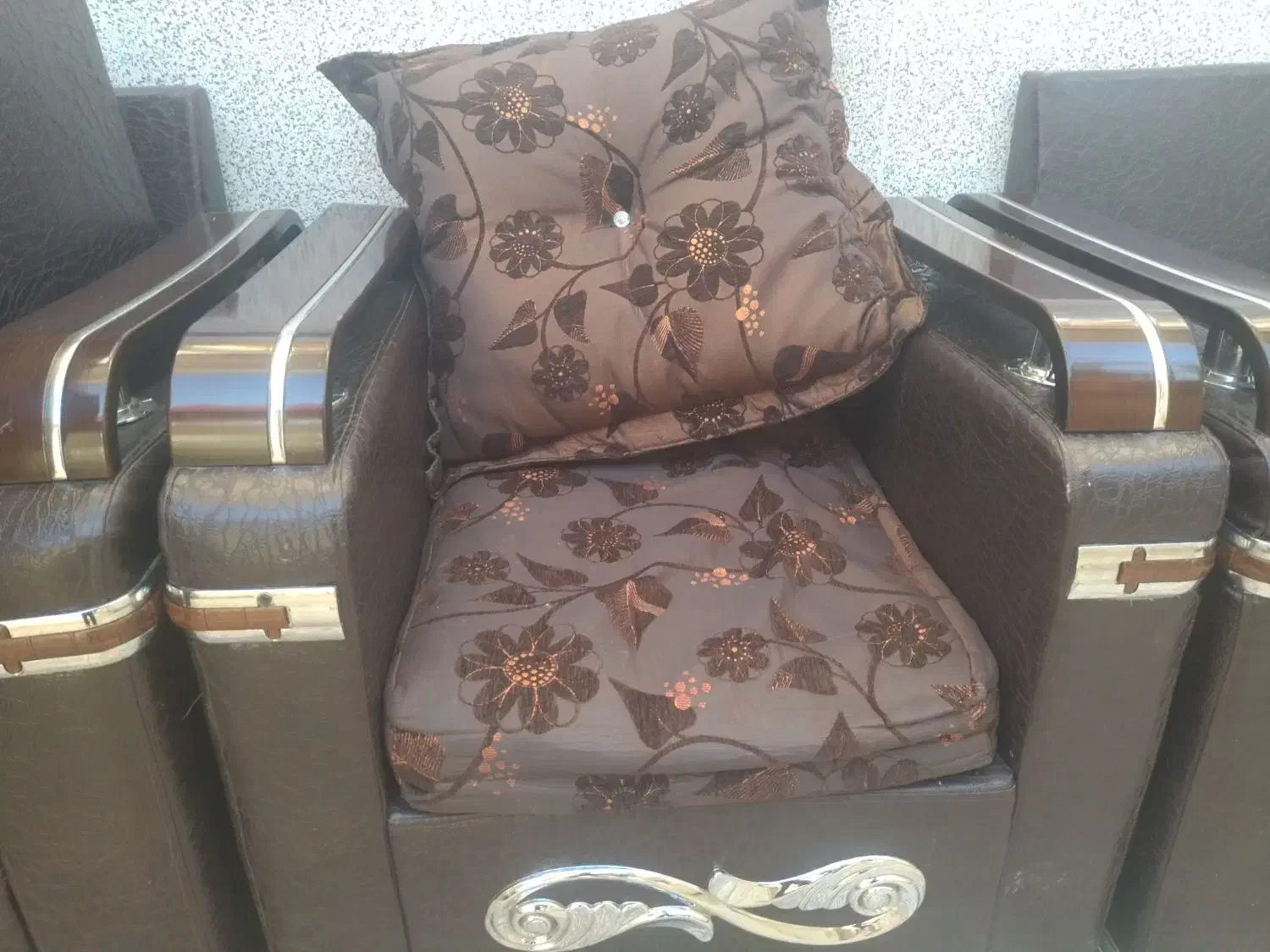 مبل راحتی چرم|مبلمان خانگی و میز عسلی|قنوات, |دیوار