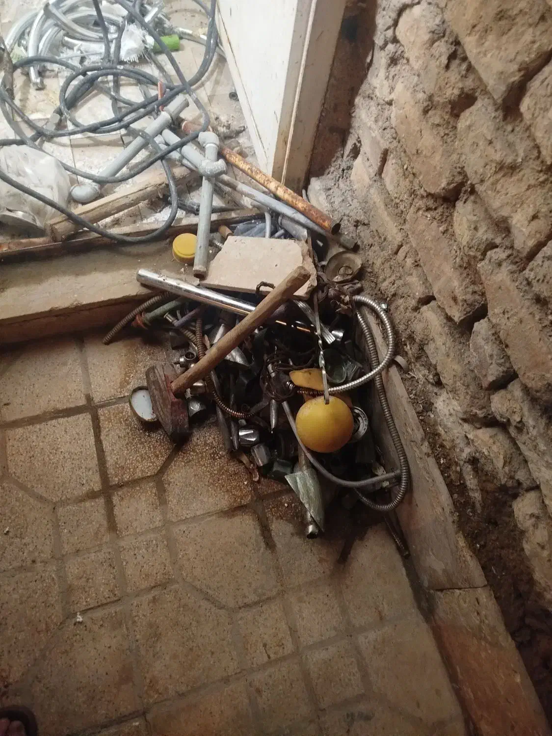 آهن دست دو|مصالح و تجهیزات ساختمان|شیراز, شهرک مطهری|دیوار